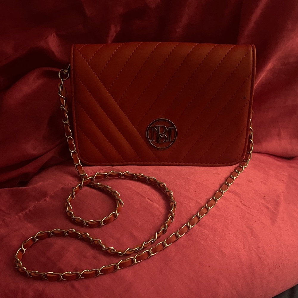 Elegant Red Quilted Chain Bag
